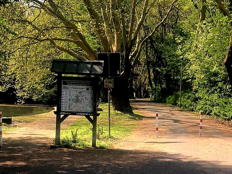 Jugendlicher entblößt sich im Bornekamp Unna vor Frau