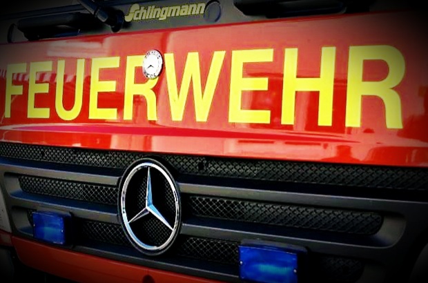 Schwerer Hausbrand in Hamm-Mitte: Bewohner springen aus Fenster – 11 Menschen ins Krankenhaus