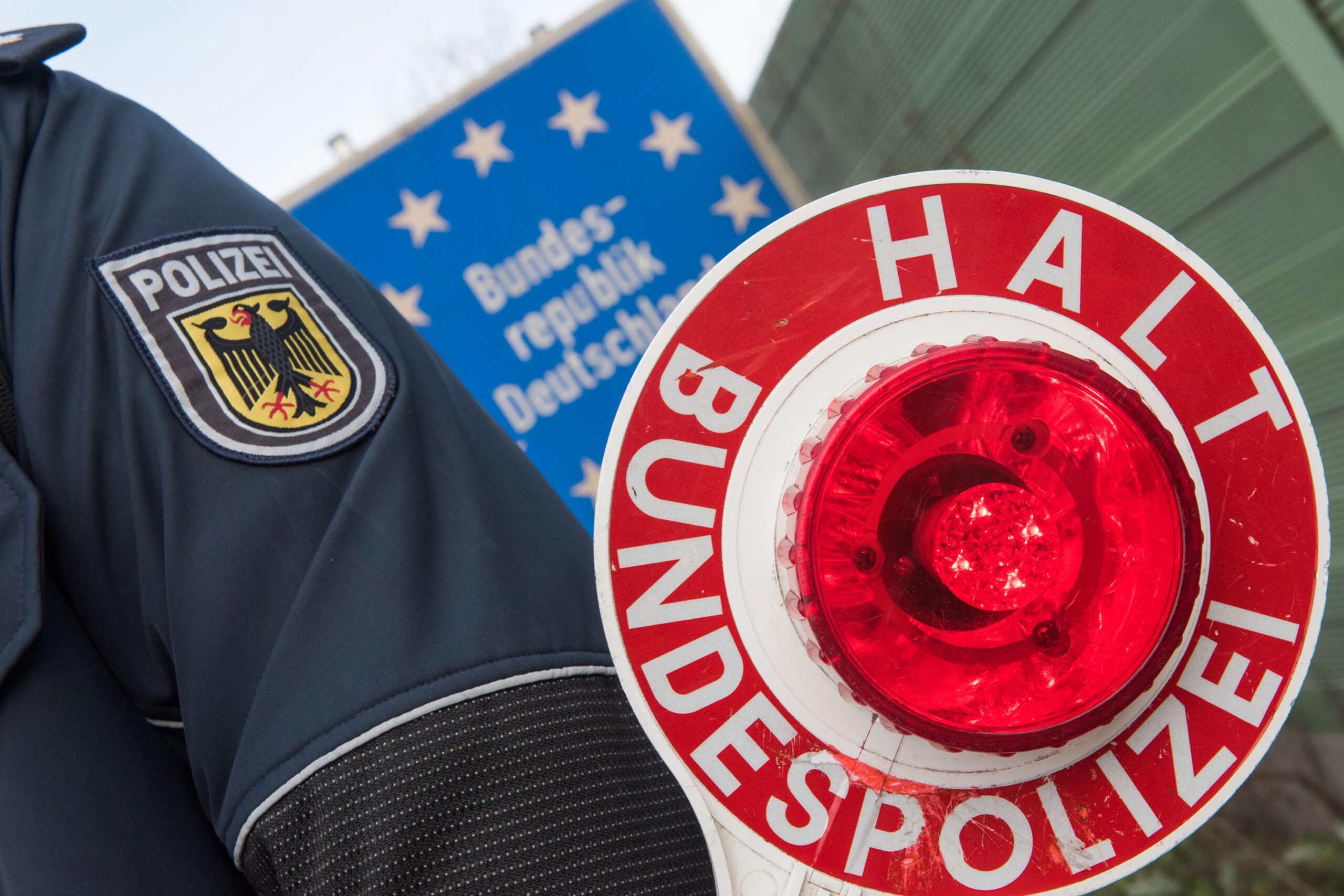 Bundespolizei stoppt über Weihnachten mehrere Schleusungen auf der A44