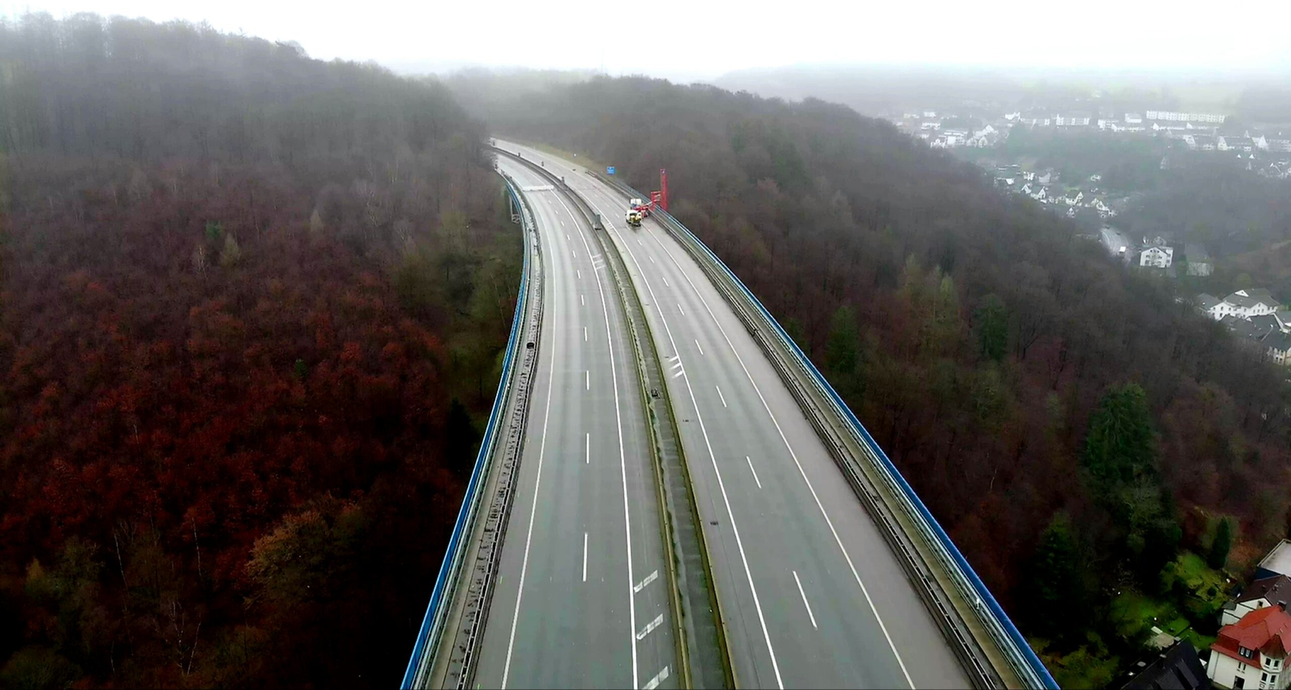 Sperrung der A45-Rahmedetalbrücke: Land will mit dezentralen Arbeitsorten Fachkräfte in Region halten