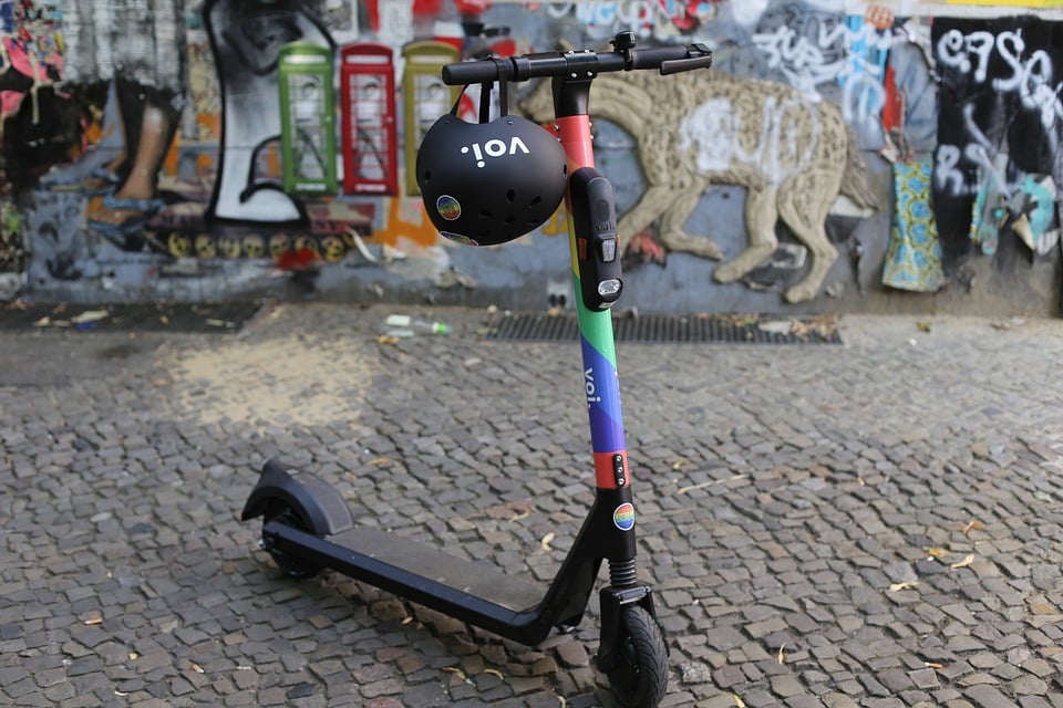 Massenhaft „wild abgestellte“ E-Scooter: Dortmund kassiert künftig 20 € pro Jahr und Roller