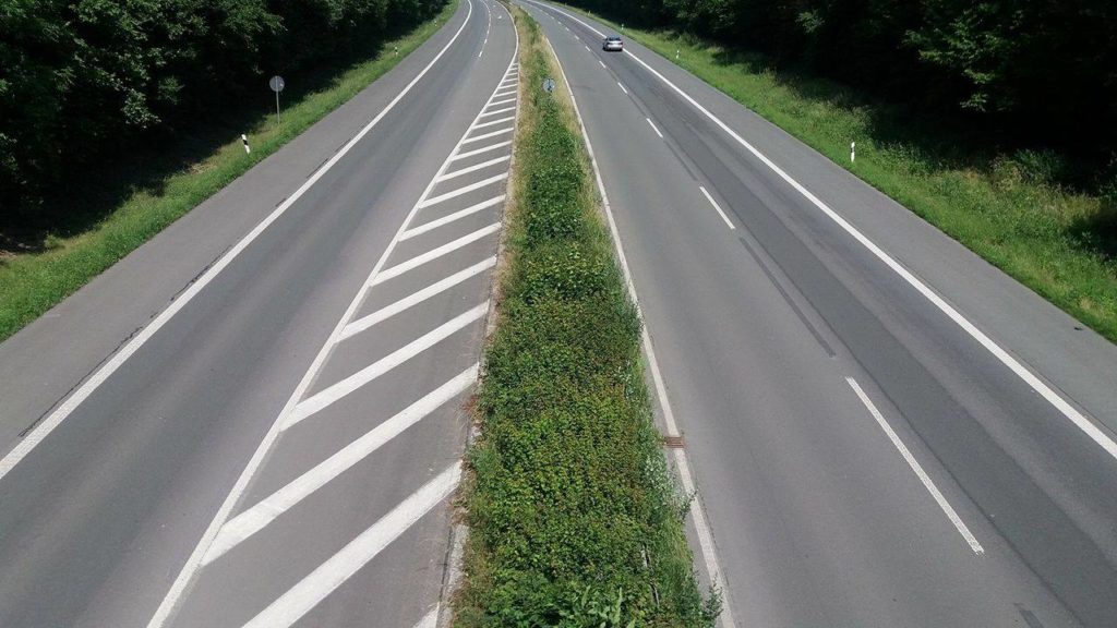 „Viele fahren jetzt schon nur noch 100“: Audi-Chef fordert Tempolimit und autofreie Sonntage