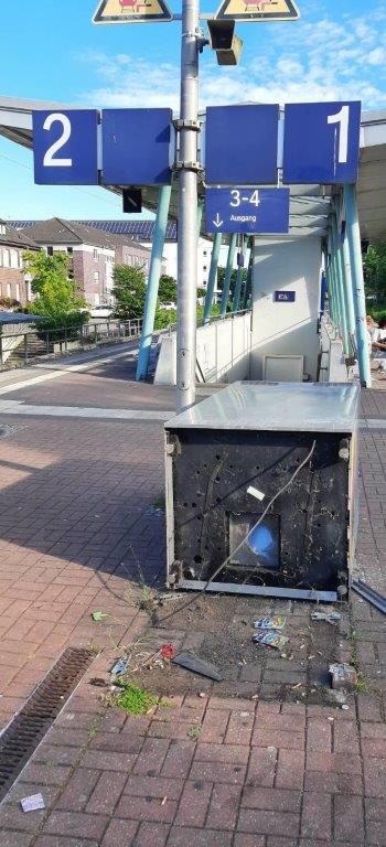 Vandalen zerstören Verpflegungsautomaten am Bahnhof Lünen