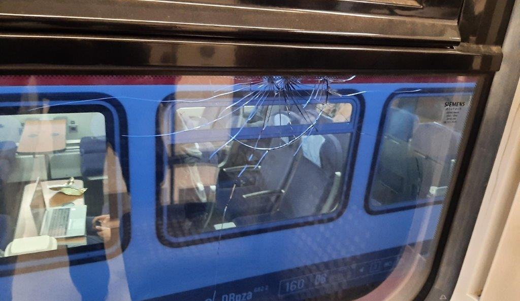 Steinewürfe auf RE 3 in Kamen – Zug aus Verkehr gezogen