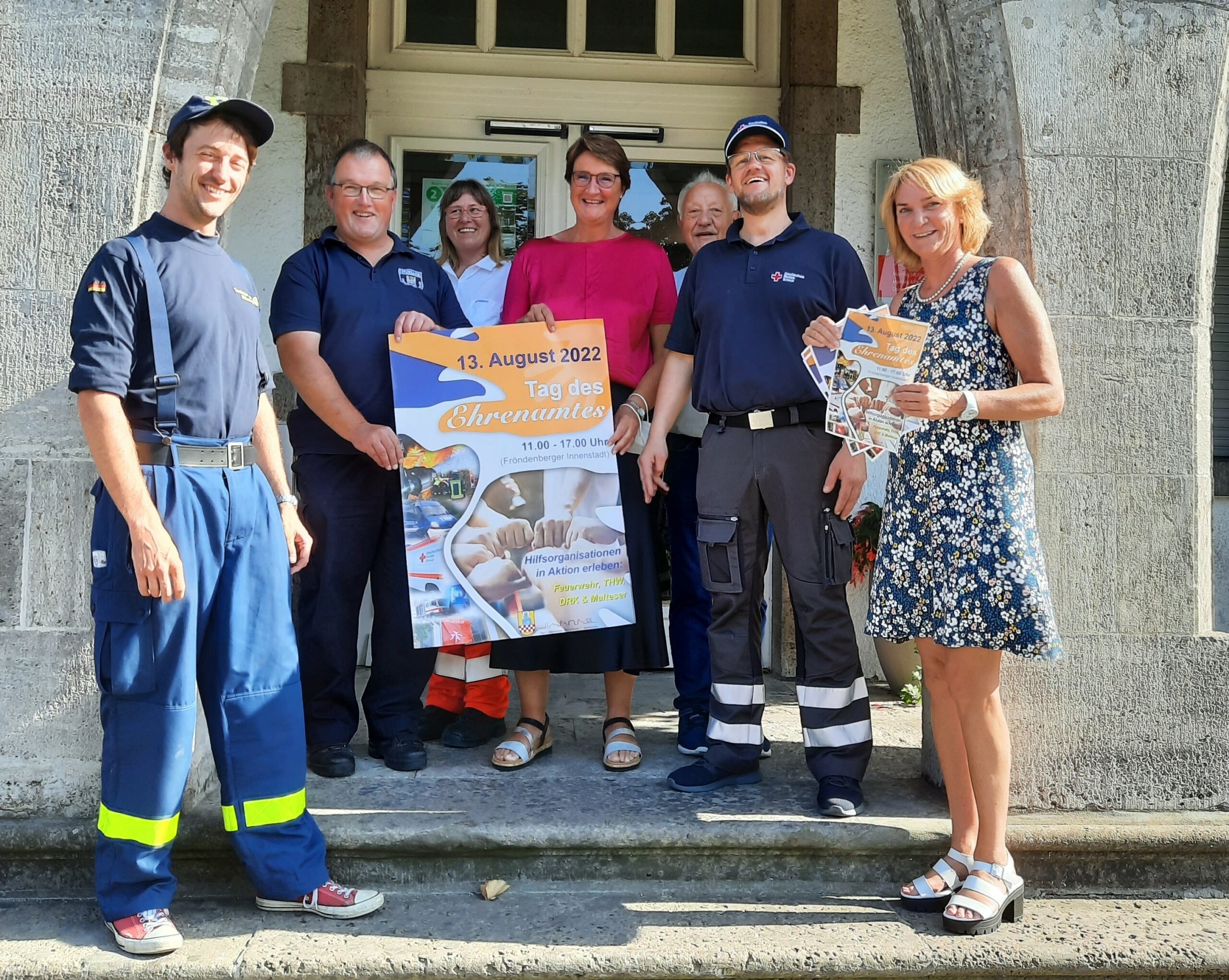 Bunter „Tag des Ehrenamts“ am Samstag in Fröndenberg: Simulation eines Autounfalls, Brände selbst löschen