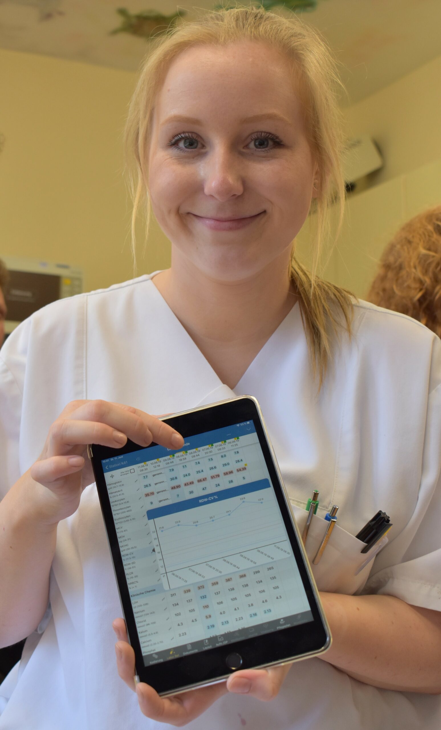 48 Stationen, über 900 iPads: Klinikum Dortmund rundum mit mobiler Patientenakte ausgestattet