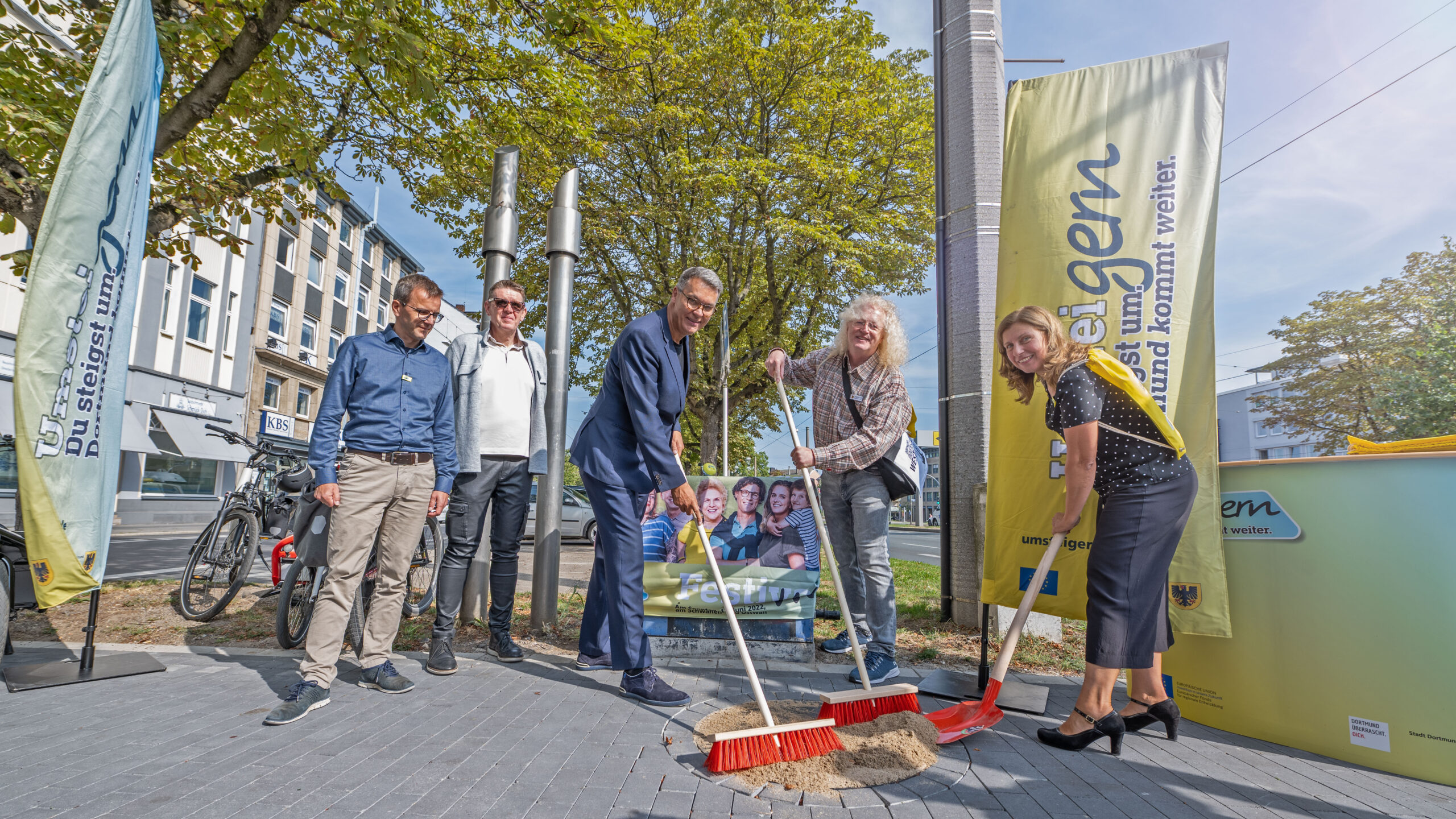 Bis zu 4 Meter breiter Radwall säumt jetzt Dortmunds Wall – 200 KfZ-Stellplätze weniger