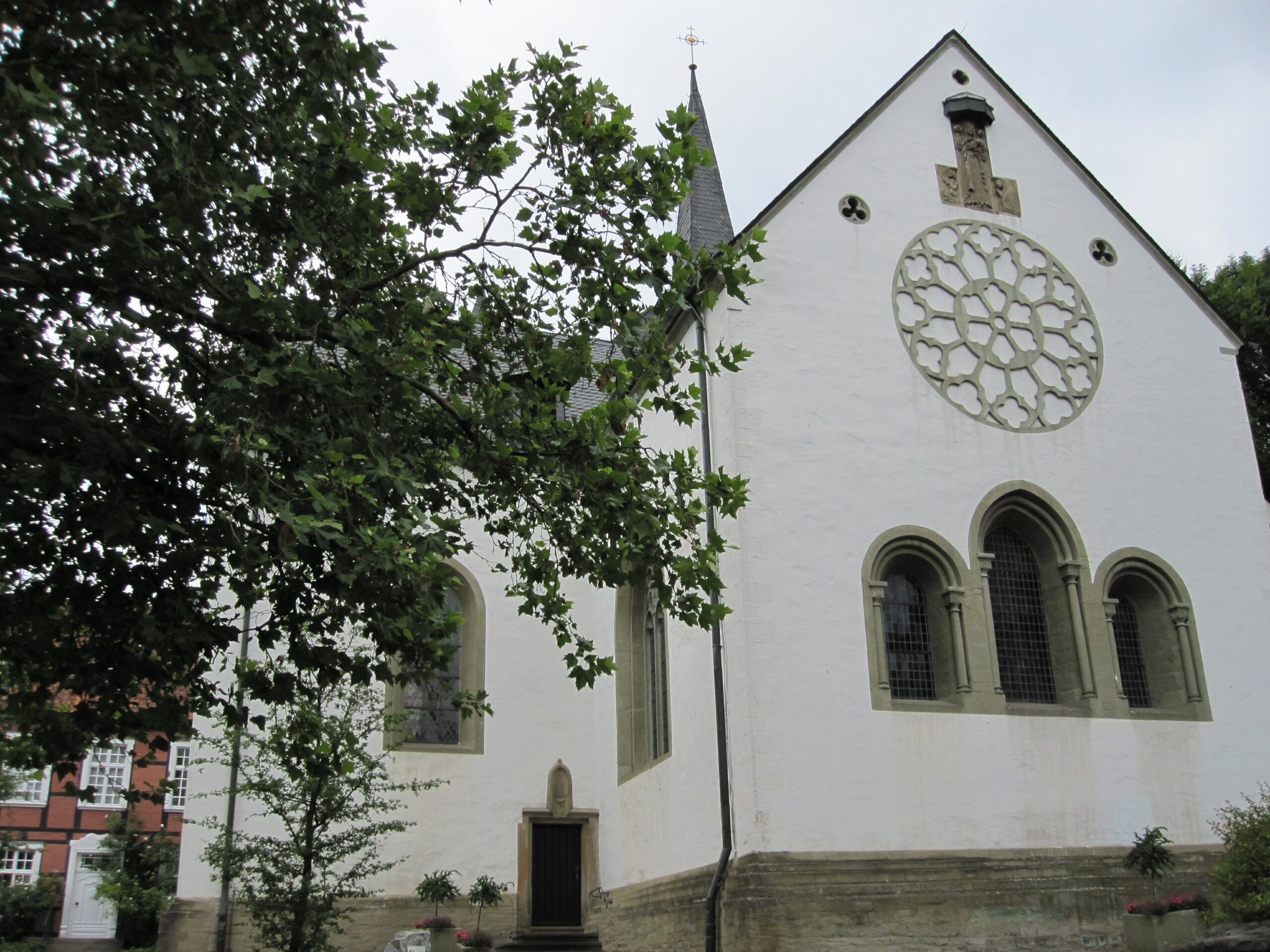 Literaturtheater in Stiftskirche Fröndenberg: ‚“Warm anziehen – Kirche auf maximal 12 Grad geheizt“