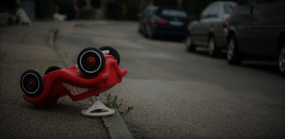 5-Jähriger vor den Augen seiner Mutter von Pkw erfasst