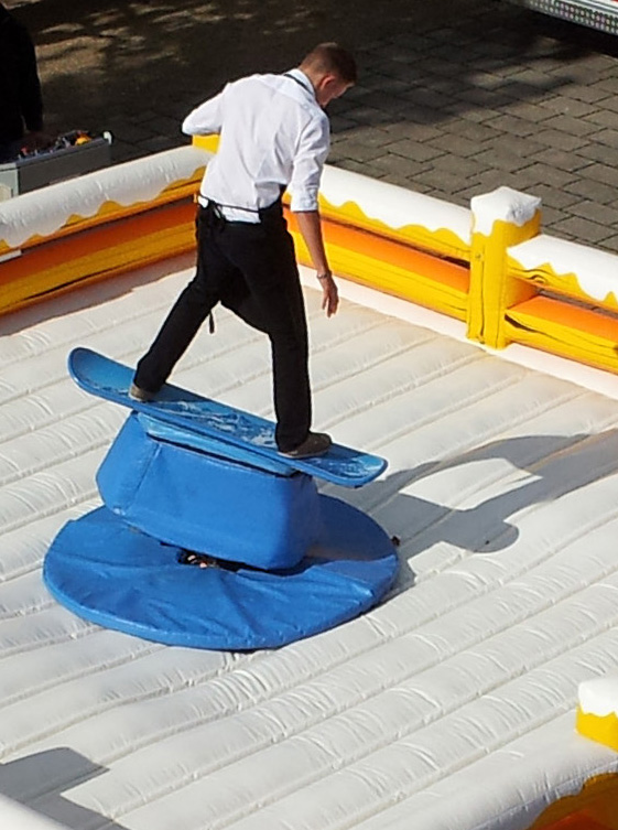 Snowboard-Rodeo und Feuershow am Wochenende auf der Kamener Winterwelt