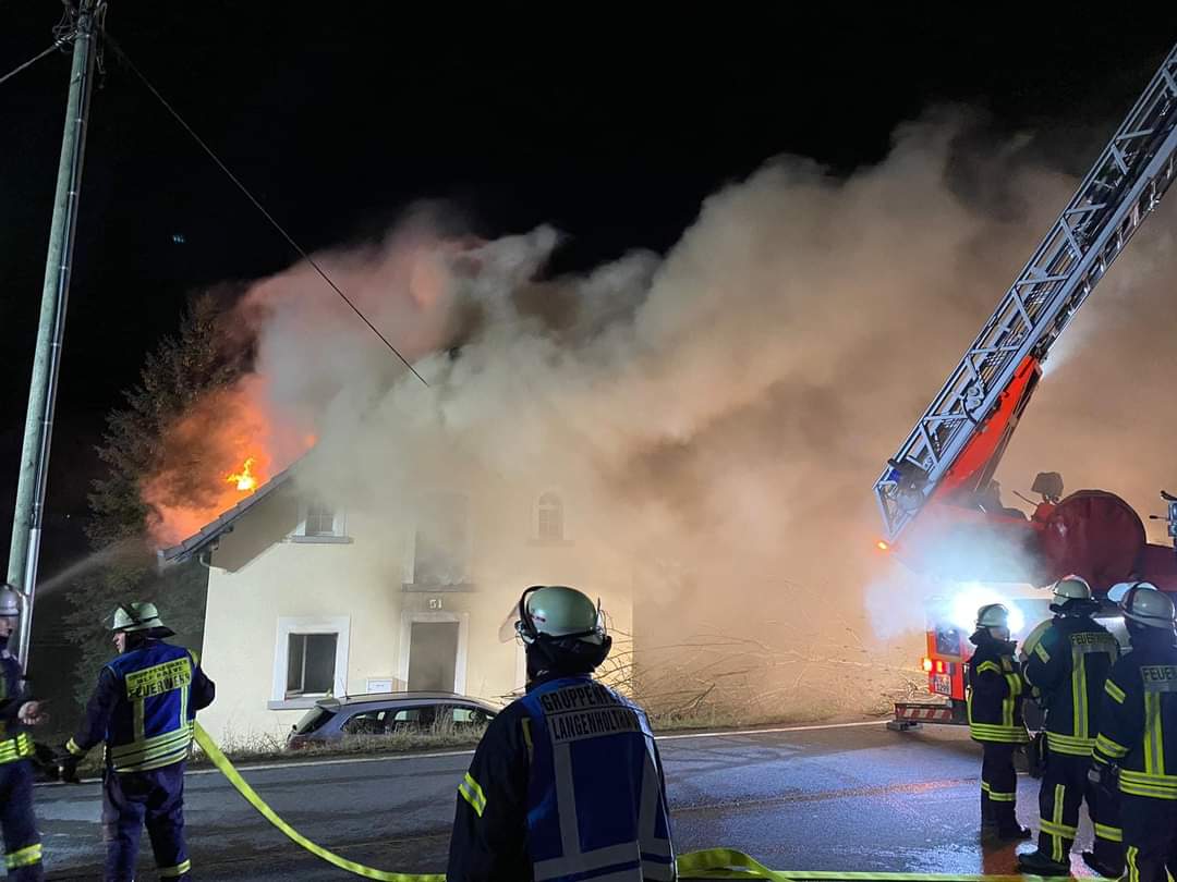 55 Feuer bis 2 Uhr an Neujahr im MK – Todesopfer in Balve – Großbrand in Lüdenscheid