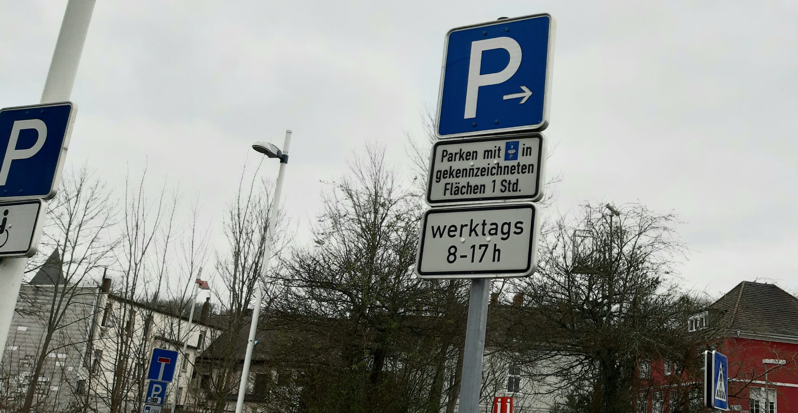 „Ihre Parkscheibe fehlt!“ Falscher Parkwächter will in Lüdenscheid abkassieren