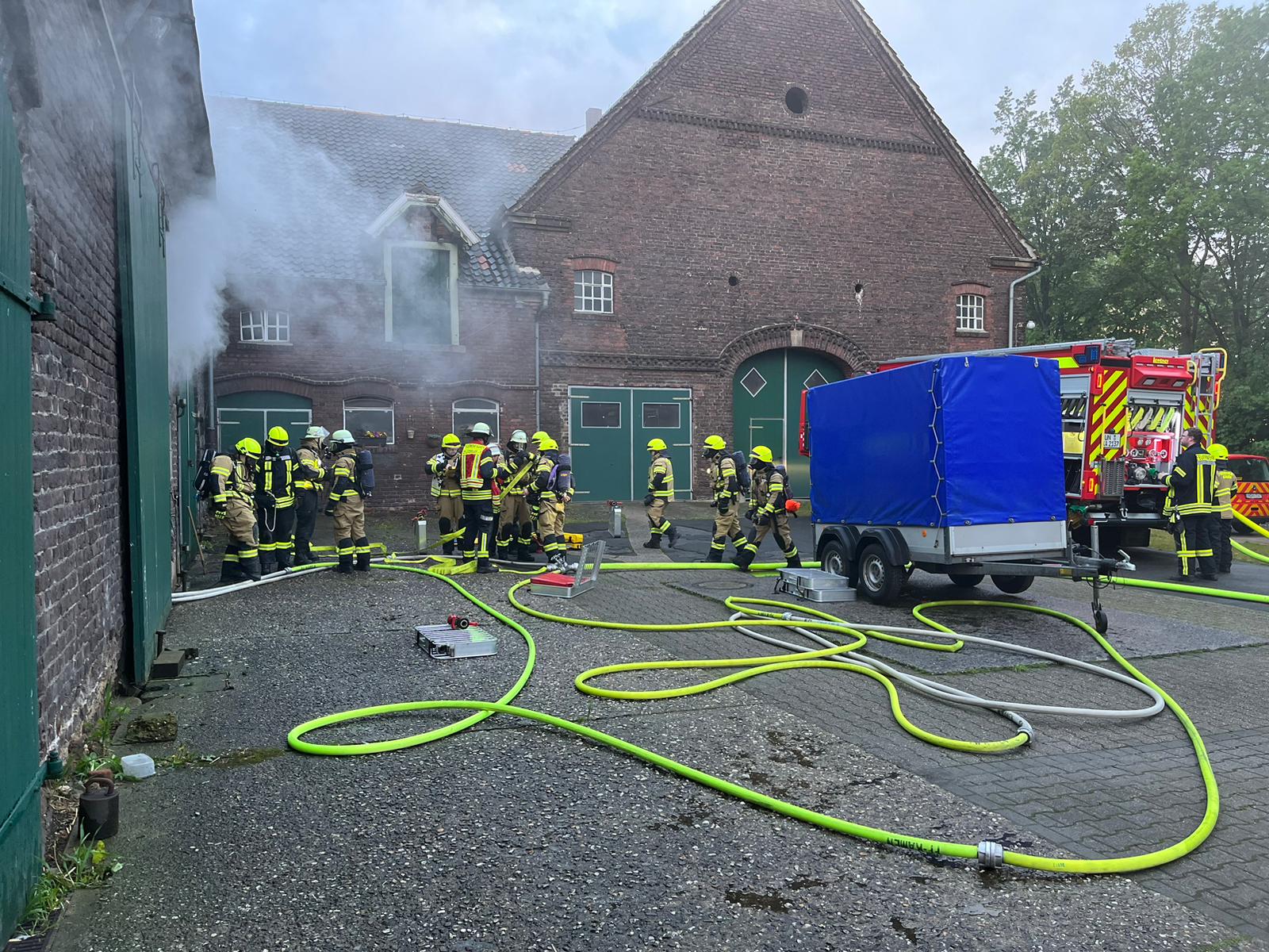 Großbrand auf Bauernhof in Kamen, Menschen vermisst: Feuerwehr probte den Ernstfall