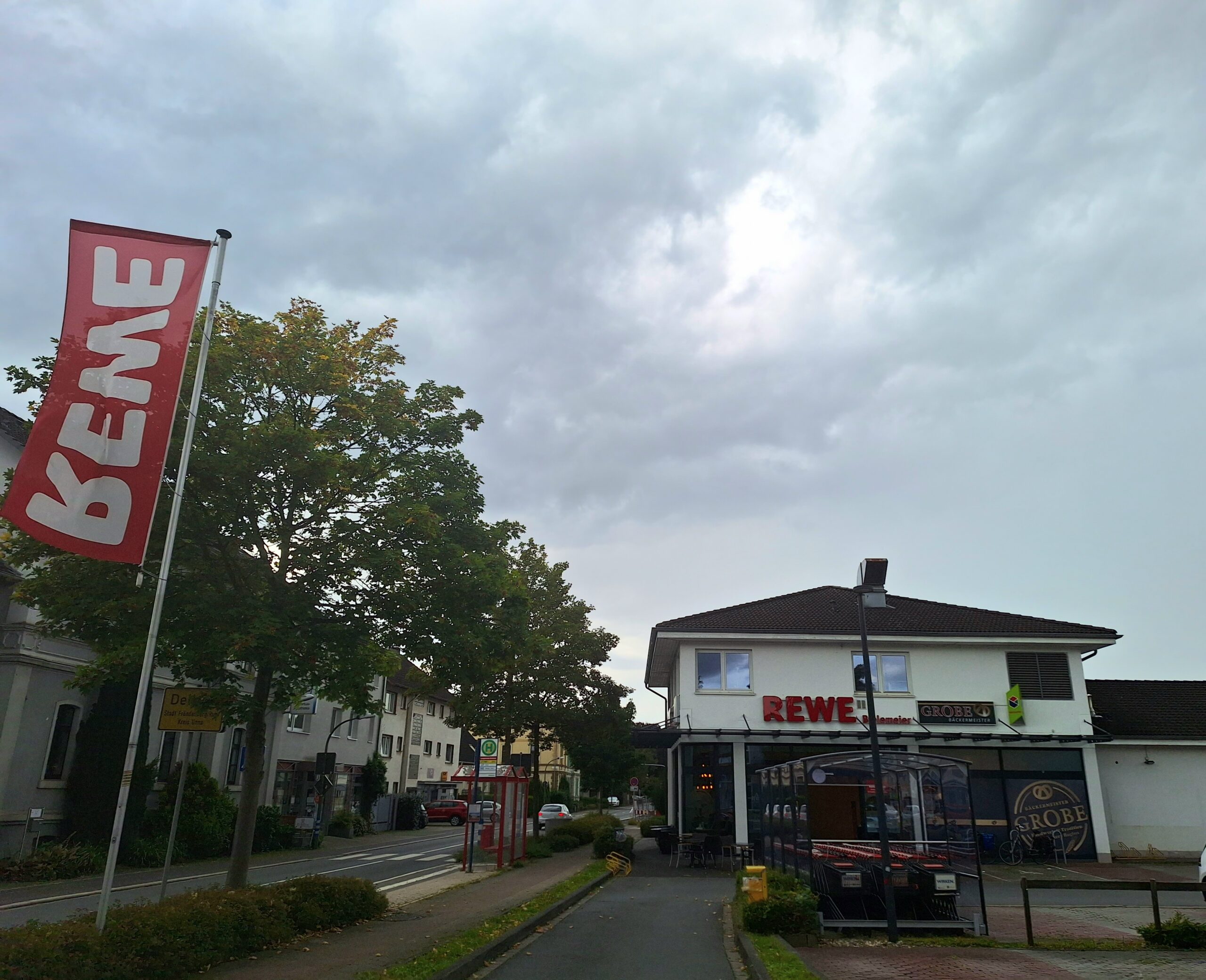Mit Beute der Polizei fast in die Arme: Einbruch bei Rewe im Fröndenberger Westen