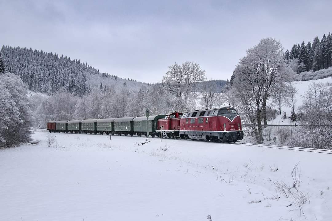 Ein Schneetag unterm Kahlen Asten – Mit der Museumseisenbahn nach Winterberg