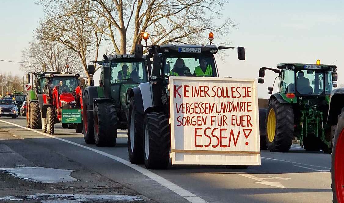 Politbarometer: Fast 70 % befürworten Bauernproteste – Ampelwerte historisch schlecht