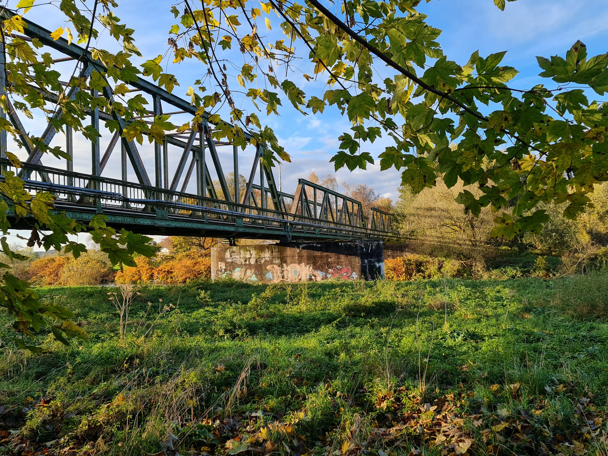 Engpass auf Ruhrbrücke bleibt Radlern erhalten: Bahn verweigert sich Radwege-Idee zwischen Fröndenberg und Menden