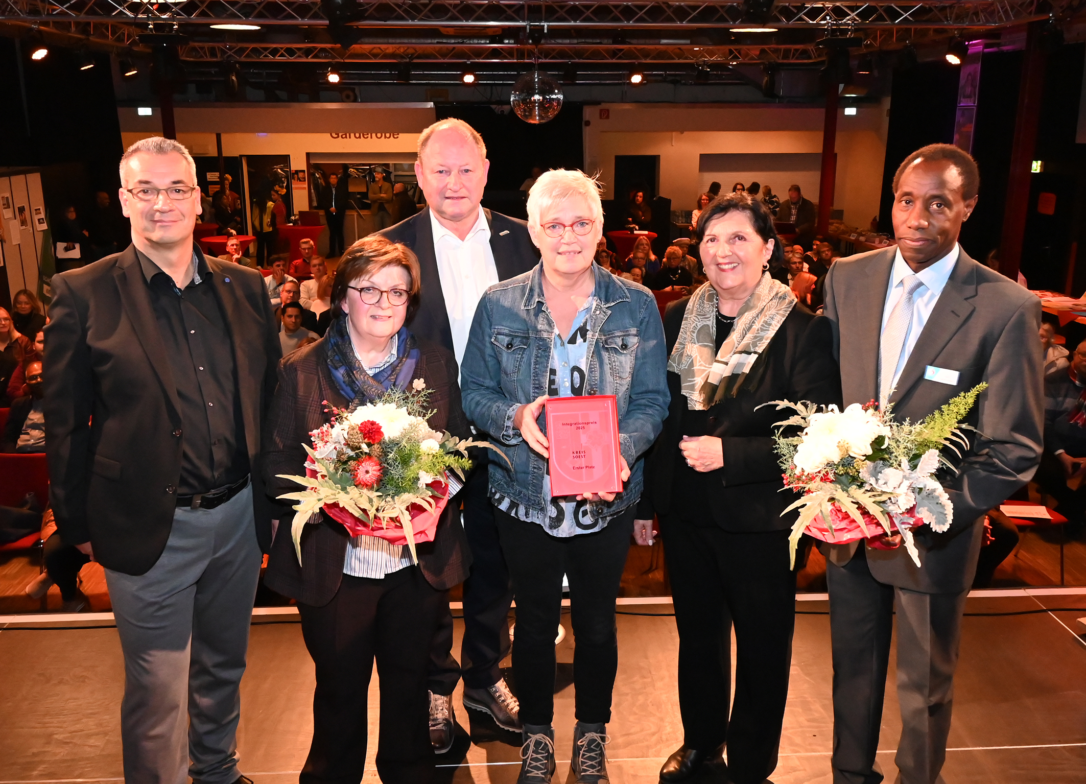 Integrationspreis „Zuhause im Kreis Soest“ geht an Flüchtlingshilfe Erwitte – „Integration ist keine Einbahnstraße“ Integrationspreis „Zuhause im Kreis Soest“ geht an Flüchtlingshilfe Erwitte – „Integration ist keine Einbahnstraße“