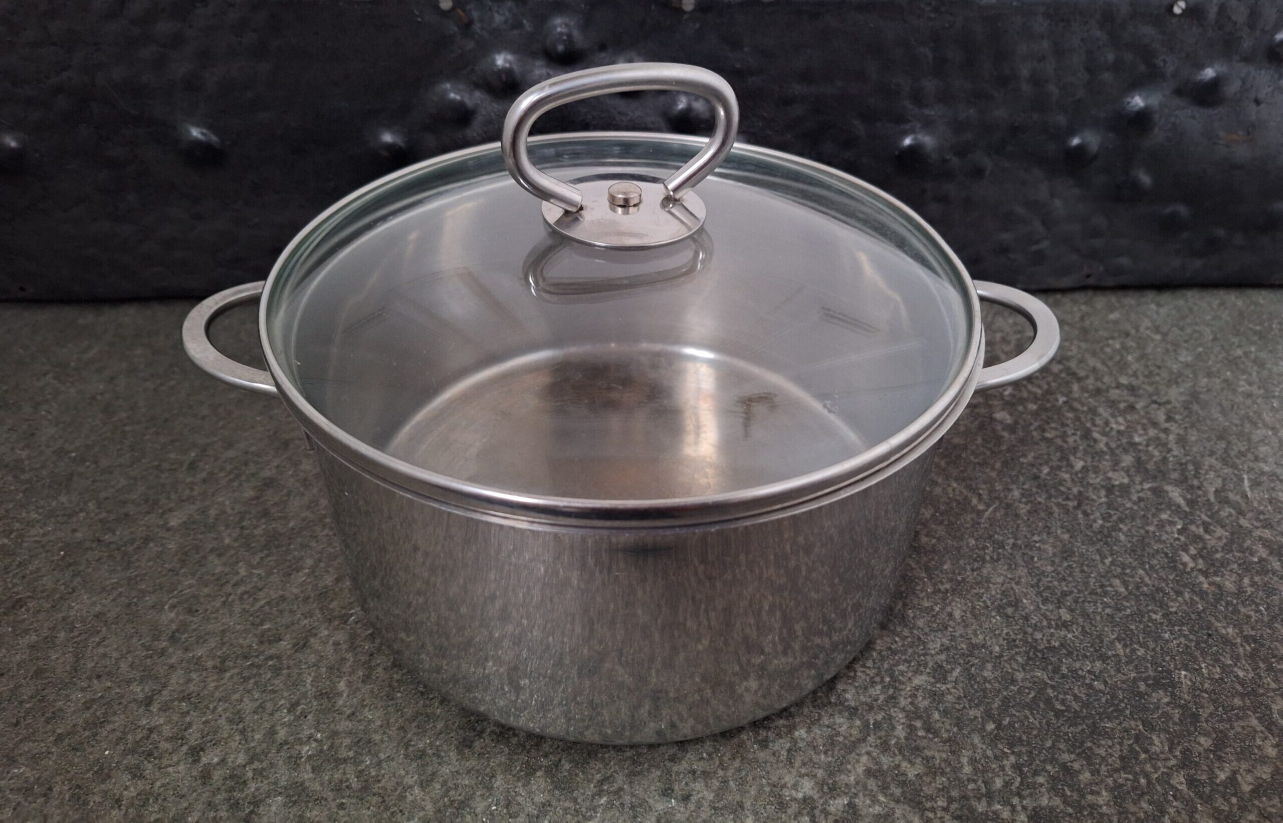 Schmuck, Geld, EC-Karte im Topf vor die Tür gestellt: „Kochtopf-Masche“ bringt Seniorinnen in Hagen um fünfstellige Summen Schmuck, Geld, EC-Karte im Topf vor die Tür gestellt: „Kochtopf-Masche“ bringt Seniorinnen in Hagen um fünfstellige Summen