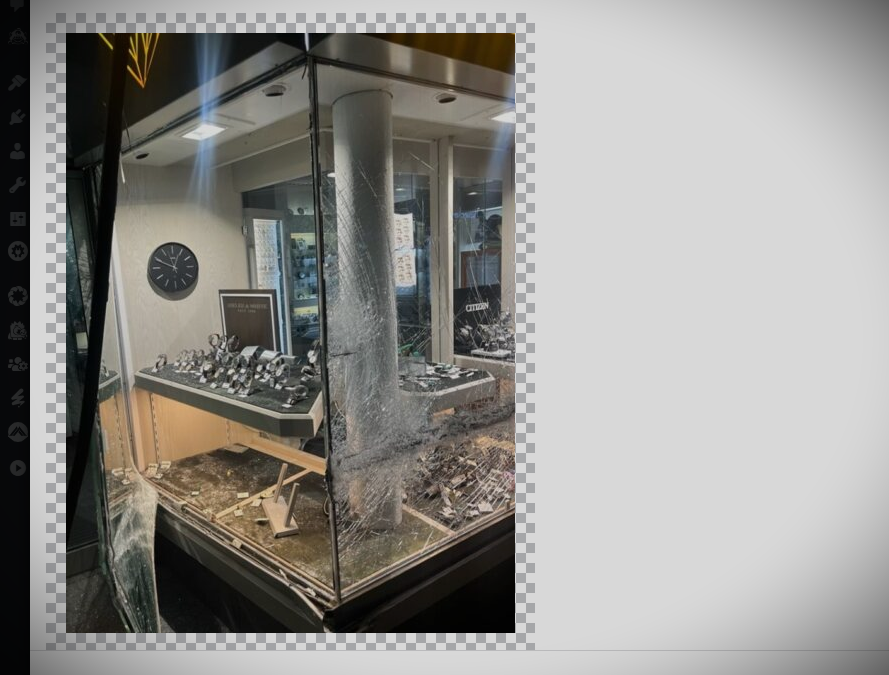 Spektakulärer Juweliereinbruch in Menden: Täter krachen mit Pritschenwagen rückwärts ins Schaufenster