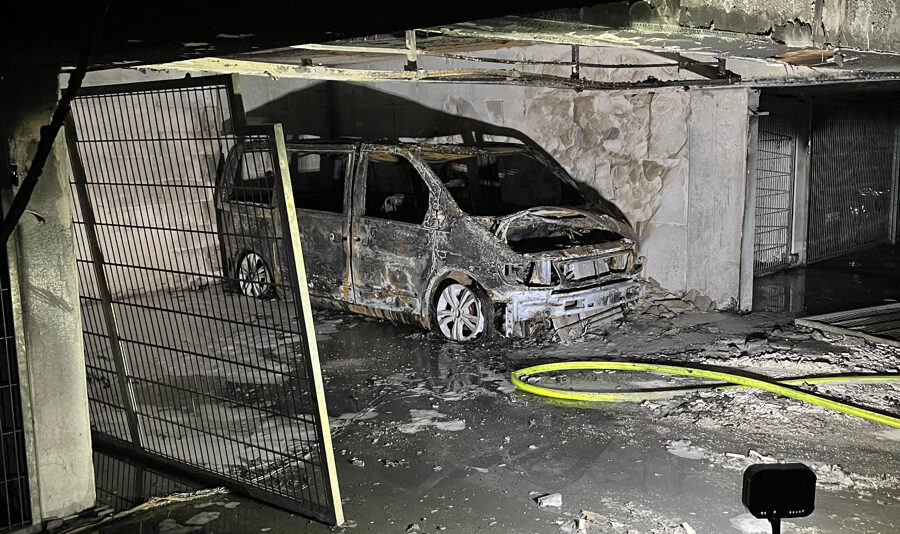 Mercedes Vito in Hammer Tiefgarage brennt ab – 35 weitere Wagen beschädigt – Vier Mehrfamilienhäuser ohne Strom